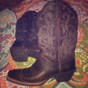 Ariat Legend